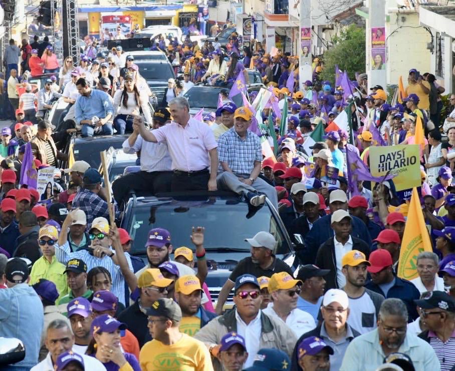 Hoy Moca se expresó de manera plebiscitaria en apoyo a sus candidatos municipales encabezados por <a href="/GonzaloCastillo/">Gonzalo Castillo Terrero</a>, próximo presidente y Guarocuya Cabral el candidato a alcalde que tiene más de 65% de apoyo popular. <a href="/Pldenlinea/">PLD</a> 
#MocaesdeGonzalo