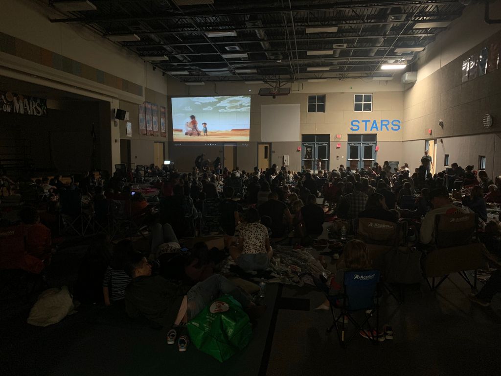 WestsidePTA1's tweet photo. Such an amazing turnout at movie night tonight! Thank you to our PTA, parents volunteers and incredible administration for putting this all together! #westsiderocks https://t.co/u9krnQhejn