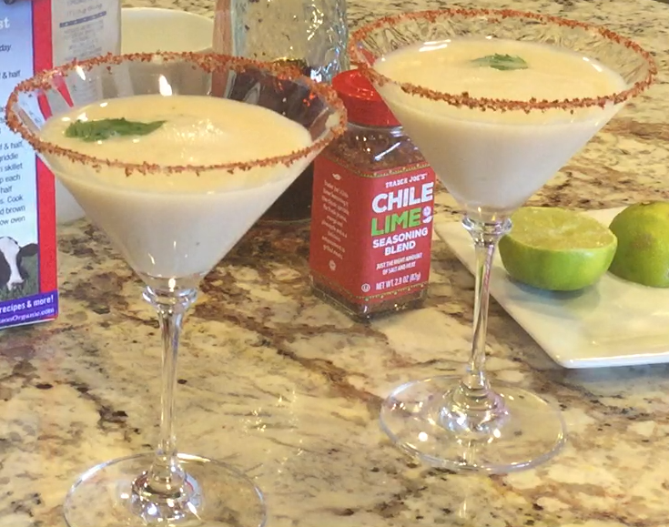 ucfoodietv's tweet photo. Weekend Cocktail: the Cocotini. Might be our most inventive drink yet. But easy to make https://t.co/HAr8ssMmU8 #Weekendcocktail #Recipe #travel #food #wine #mixology #golf #UndercoverJetsetter #JohnDaly #SusanAnzalone #TravelLikeALocal #TravelLikeARockStar #shotOniPhone https://t.co/2GlE7MbGfO
