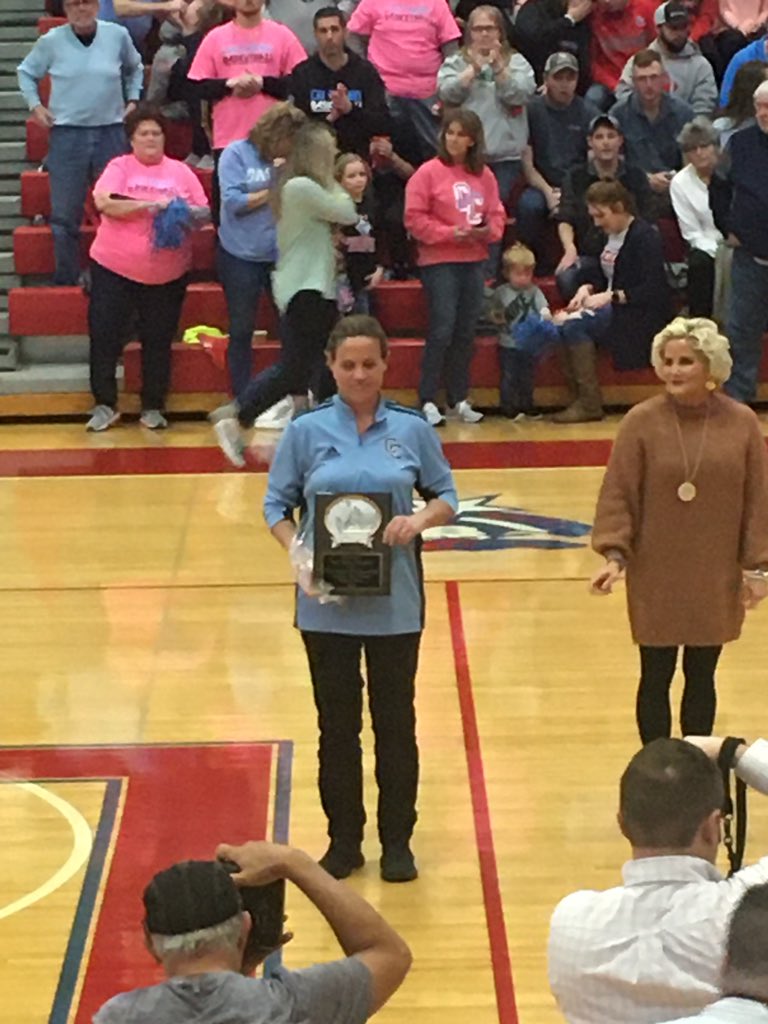 Congrats to former Lady Rebel star and current assistant Nell Tarter Duggins on her induction into the 12th Region Gorls Basketball Hall of Fame!!! Well deserved!!! #EvenTheLadyRebsThatUsedToRuleStillRule <a href="/CCLadyRebelBB/">Casey County Lady Rebel Basketball</a>