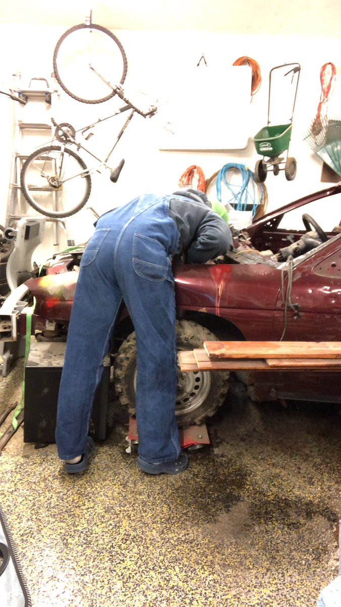 aalexanderEDL's tweet photo. Building cars and watching capital city #carnage20 https://t.co/1MbzxFoYnM
