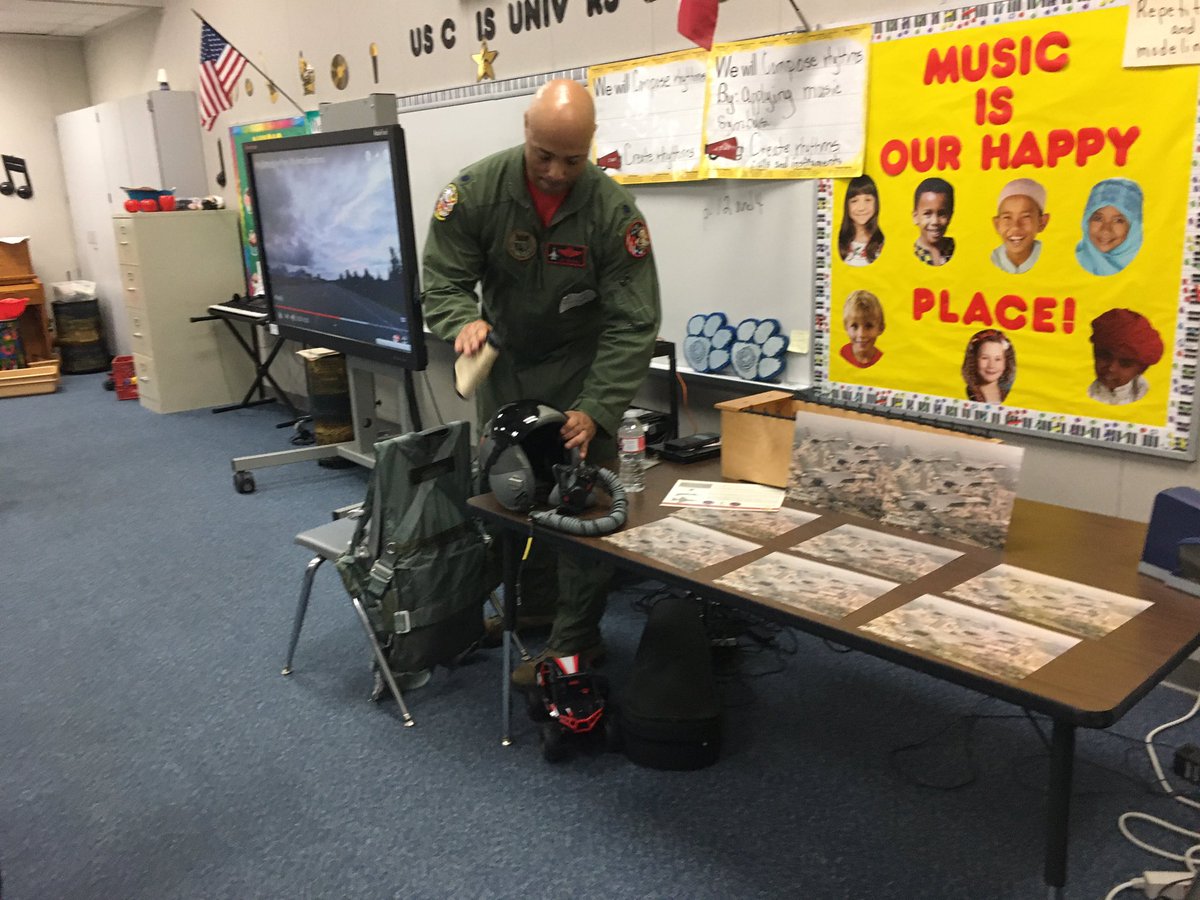 linhple's tweet photo. College &amp; career week @KirkElementary @iluvmuzikk @MrsMirelesClass  @JenniferBurgard 
Kindergartens have been enjoying the Jet Fighter pilot class instructed by Mr Brown, this morning! 
#KirkRoar #abraKirkdabra @KirkElementary https://t.co/wZAv8n3u2z