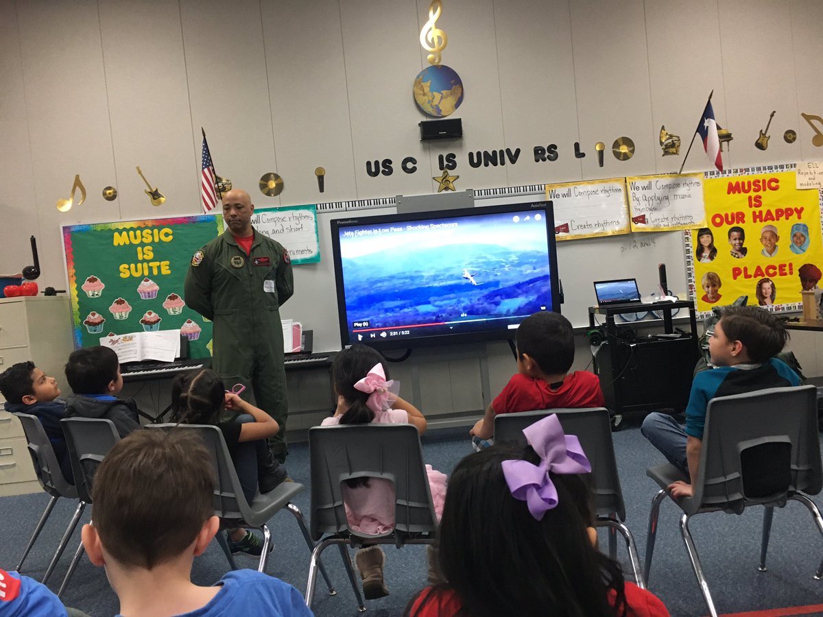 linhple's tweet photo. College &amp; career week @KirkElementary @iluvmuzikk @MrsMirelesClass  @JenniferBurgard 
Kindergartens have been enjoying the Jet Fighter pilot class instructed by Mr Brown, this morning! 
#KirkRoar #abraKirkdabra @KirkElementary https://t.co/wZAv8n3u2z