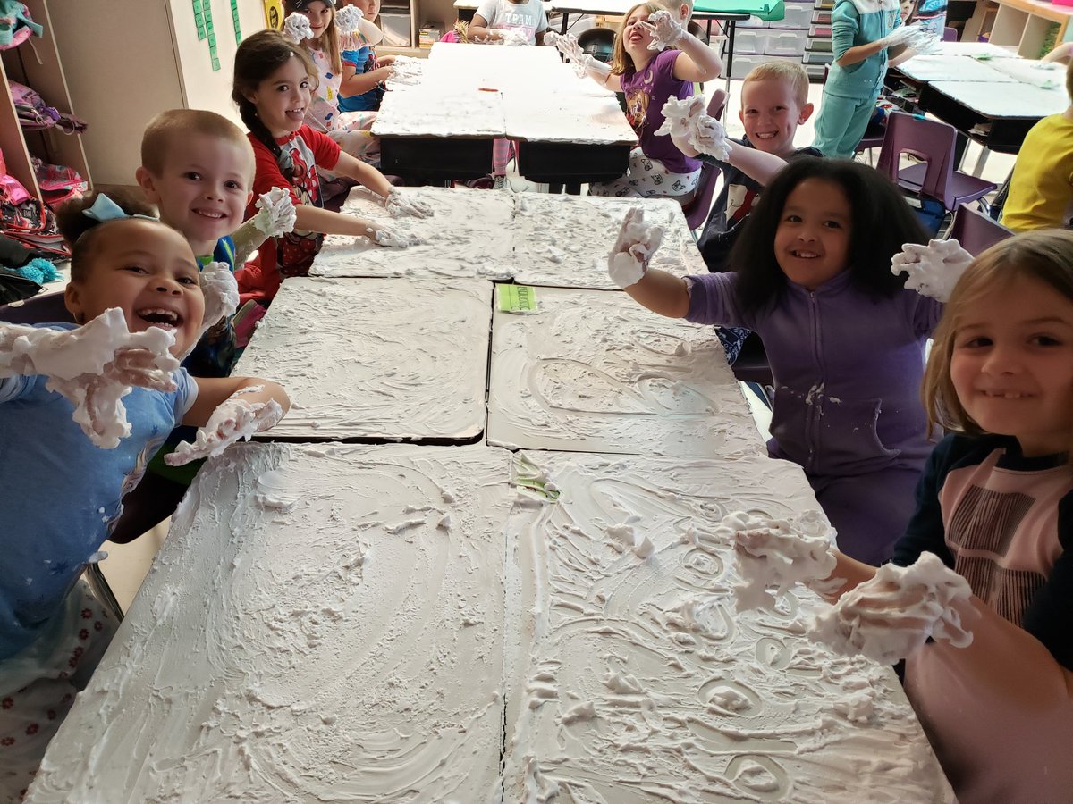 mrsmcgurn's tweet photo. Had a little fun today with Word Talks! Shaving cream and silly words to reinforce OR words! 
#hornetpride #mcgurnsmcnuggets #rm42 #firstgrade #isleread https://t.co/hKV5gm85ju