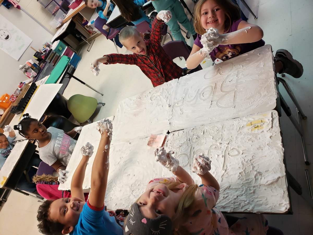 mrsmcgurn's tweet photo. Had a little fun today with Word Talks! Shaving cream and silly words to reinforce OR words! 
#hornetpride #mcgurnsmcnuggets #rm42 #firstgrade #isleread https://t.co/hKV5gm85ju