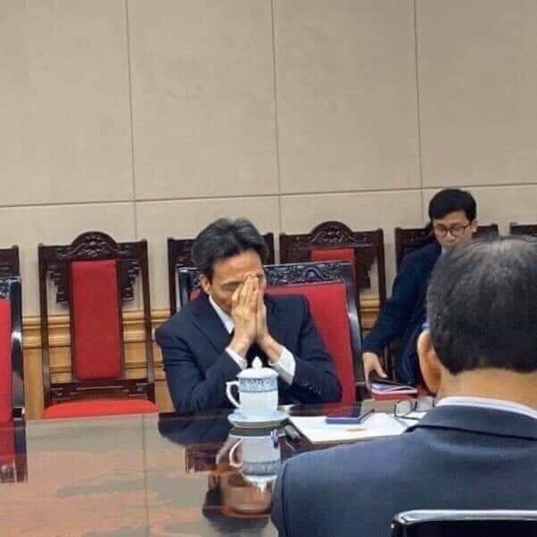 Bittern12549366's tweet photo. Sự mệt mỏi...
Sự thất vọng....
Bác đã mệt quá rồi...
#benhnhanso17 https://t.co/AXxa7dj5QK