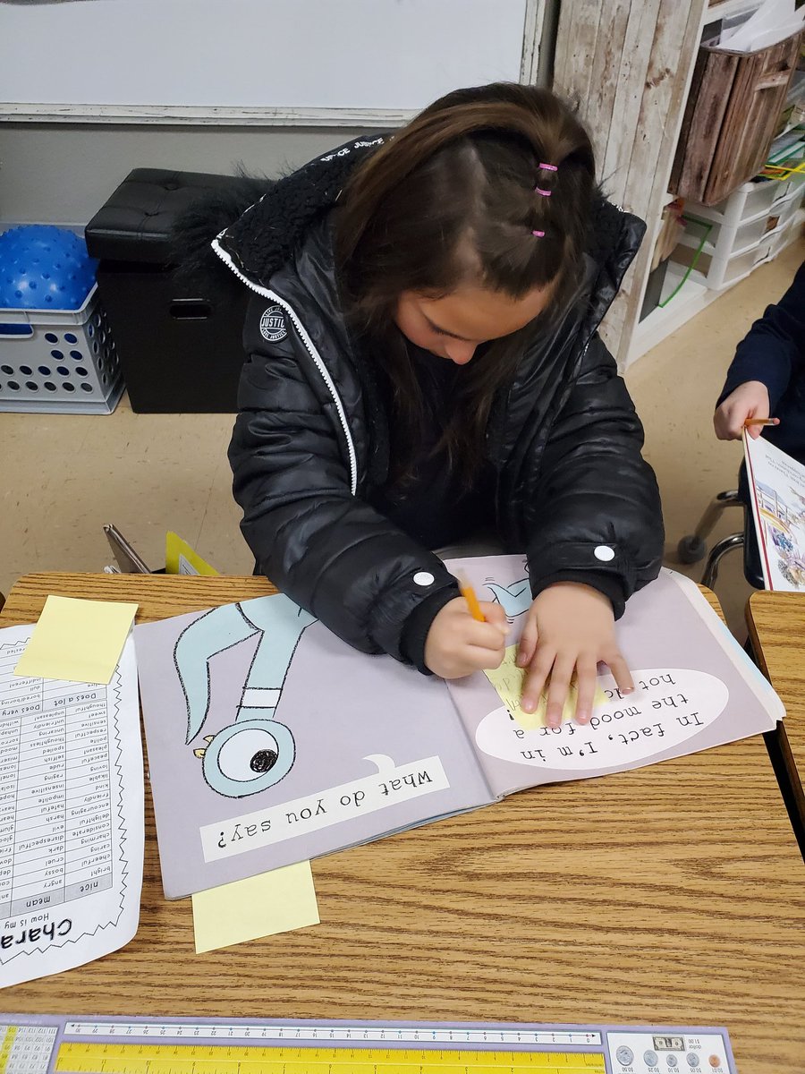 MrsEverett1st's tweet photo. Labeling character traits in our book books #STEAMatstribling https://t.co/oZLiDeZ37W