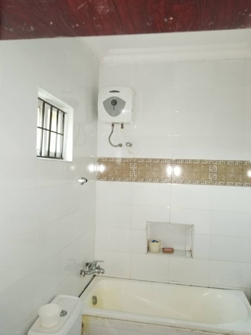 Babteezy's tweet photo. *A DISTRESS SALES.*

spacious and neat  three (3) bedroom Bungalow with a boys quarter (BQ) 
Sitting on 350sqms of land Thomas Estate, Ajah 
Title: c of o
*PRICE:-* 25m Asking.
For inspection contact
Hamuel properties
+2347065822380 https://t.co/o1UeUVEEC3