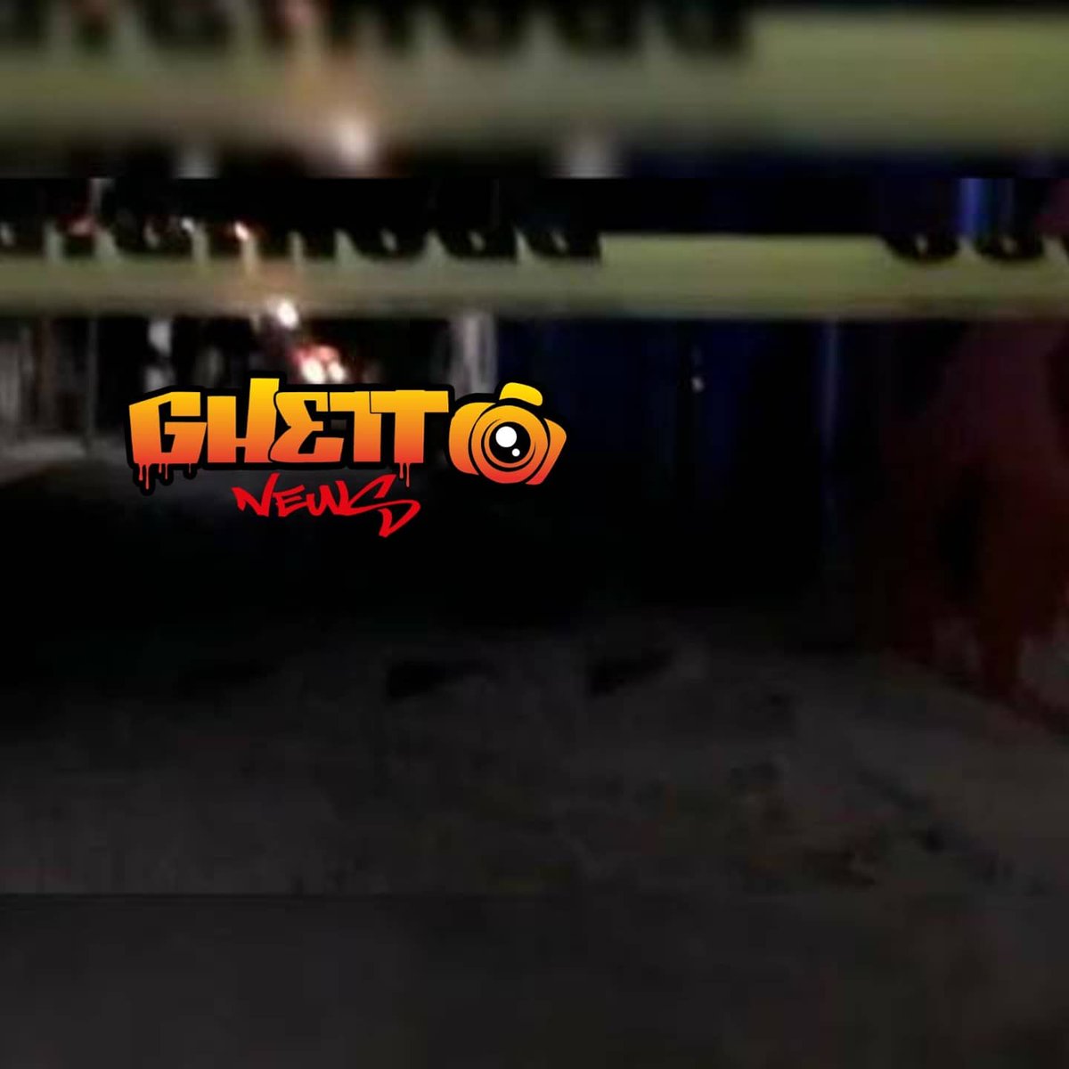 ghettonews507's tweet photo. Según fuentes extraoficiales 1 muerto y varios heridos a dejado la balacera que se registró hace pocos minutos en el área del Pentágono.
.
Luego de una intensa persecución por el área, el hombre que huía colisionó de frente con 2 autos y quedó allí mismo muerto.
@ProtegeryServir https://t.co/ieEOHMvbCR