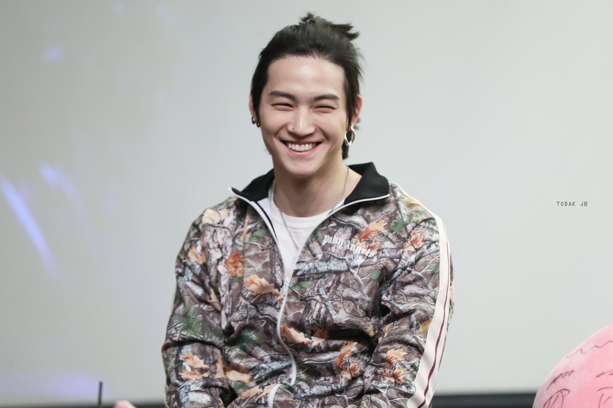 dreaaaxxi's tweet photo. 𝒩𝑒𝓋𝑒𝓇 𝑒𝓋𝑒𝓇, 𝓃𝑒𝓋𝑒𝓇 𝑔𝑜𝓃𝓃𝒶 𝓁𝑒𝓉 𝓎𝑜𝓊 𝑔𝑜~~ 💚💚

@GOT7Official 
[[ #igot7selcaday #aghaseselcaday ]] https://t.co/vh0BpLdOfG