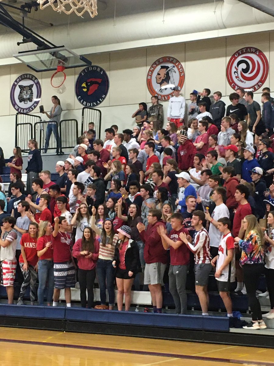 EudoraHS's tweet photo. Best student section in the state @EHSSSUpdates https://t.co/HKxjrNVAzr