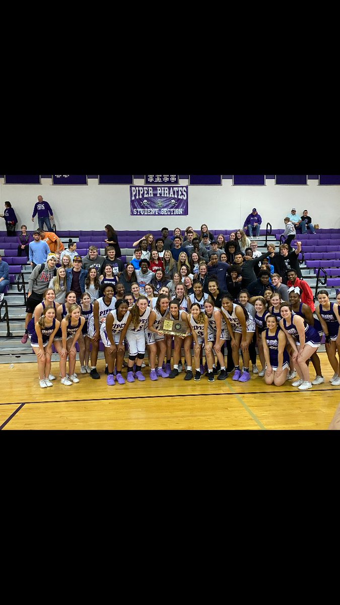 PiperGirlsBball's tweet photo. Lady Pirates defeated Girard, 72 to 27.  Will play in the 4A State Tournament on Wednesday in Salina! https://t.co/uUFBHmyaEK