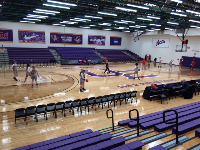 ed_hammond88's tweet photo. .@BradleyWBB visits Evansville Saturday for #Squad45's regular season finale. Live coverage begins at 12:35 p.m. on AM 1290 WIRL and the listen link on https://t.co/TbOdoujQHp. Pregame interviews with senior Ryan Wilkins and Coach @andreagorski. https://t.co/rU2e4xJVJZ