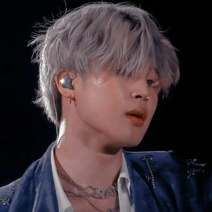 𝑴𝒊𝒏.𝑿 tweet media