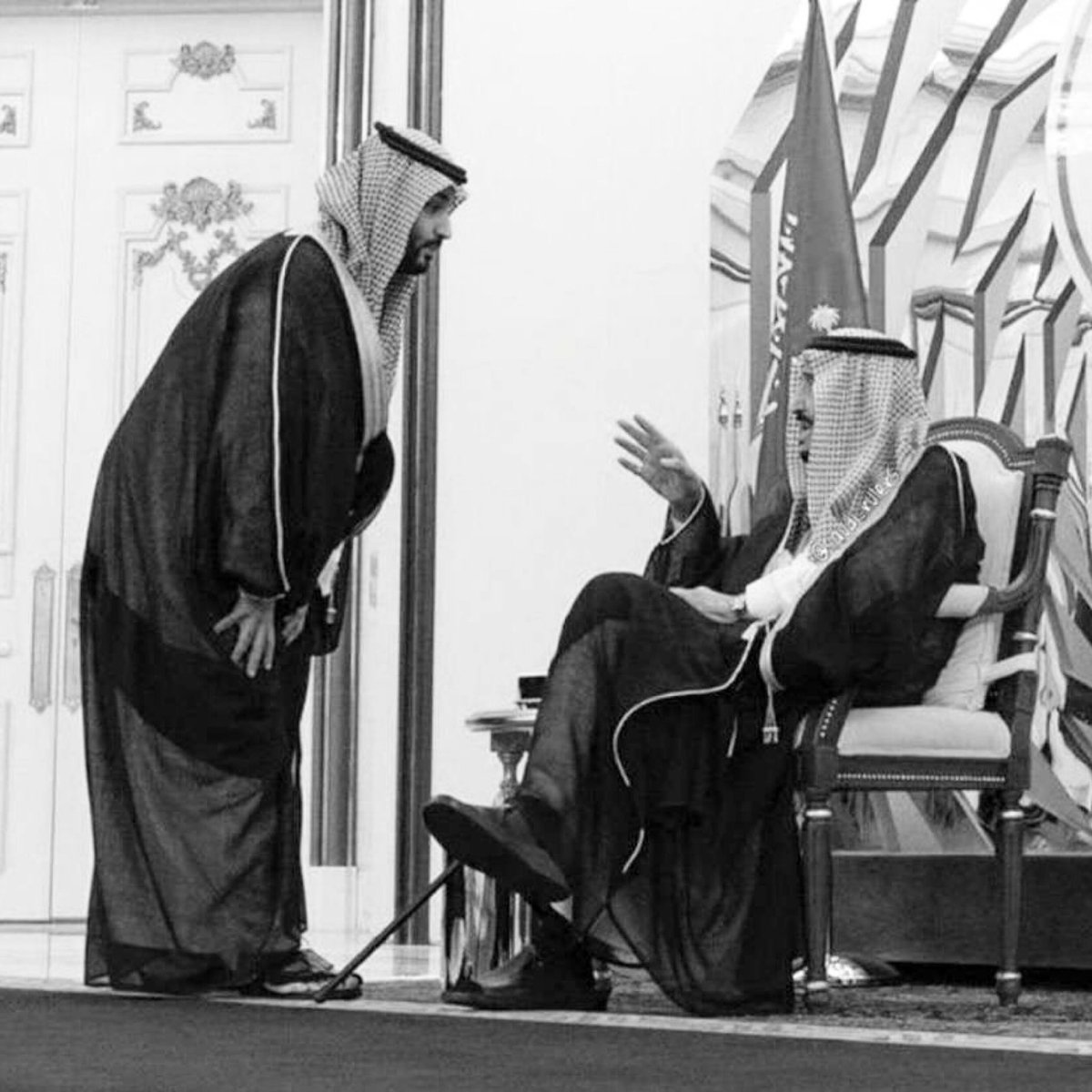 Alshaikh2's tweet photo. #كلنا_سلمان_كلنا_محمد
#iglt

#iglt 

سلمان روح المملكه 
و محمد القلب الشجاع 

المجد حنّا نملكه 
و اخلاصنا لا ما يباع  

من غيرهم فيه بْرِكَه ؟
 و من غيرهم أمره يطاع ؟

من خانهم للتهلكه 
ننزع نواياه انتزاع https://t.co/1W2yzK7ENT