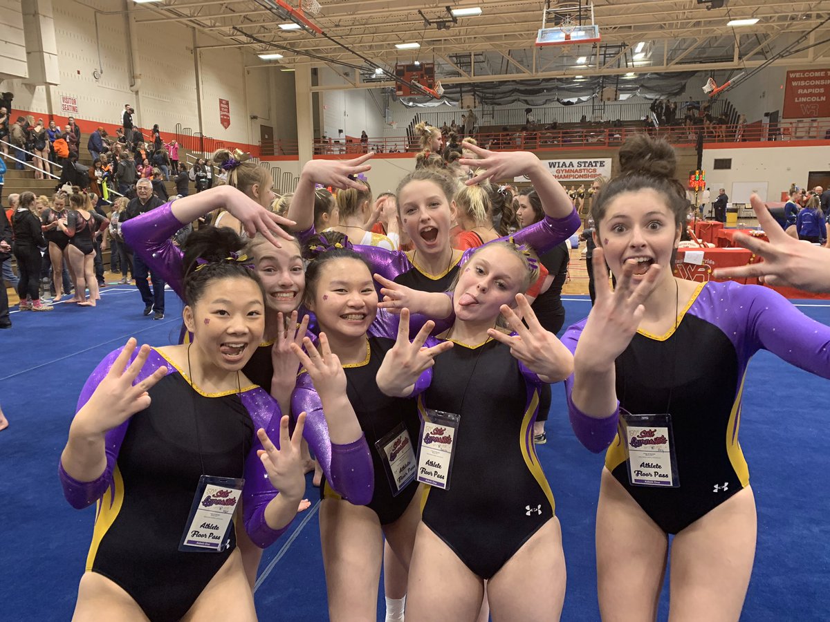 TammySterken's tweet photo. Presenting your Division 2 3rd place team....Elkhorn!!  #1herd #eahsgo #elkgymnastics https://t.co/u9VLOEGtVt