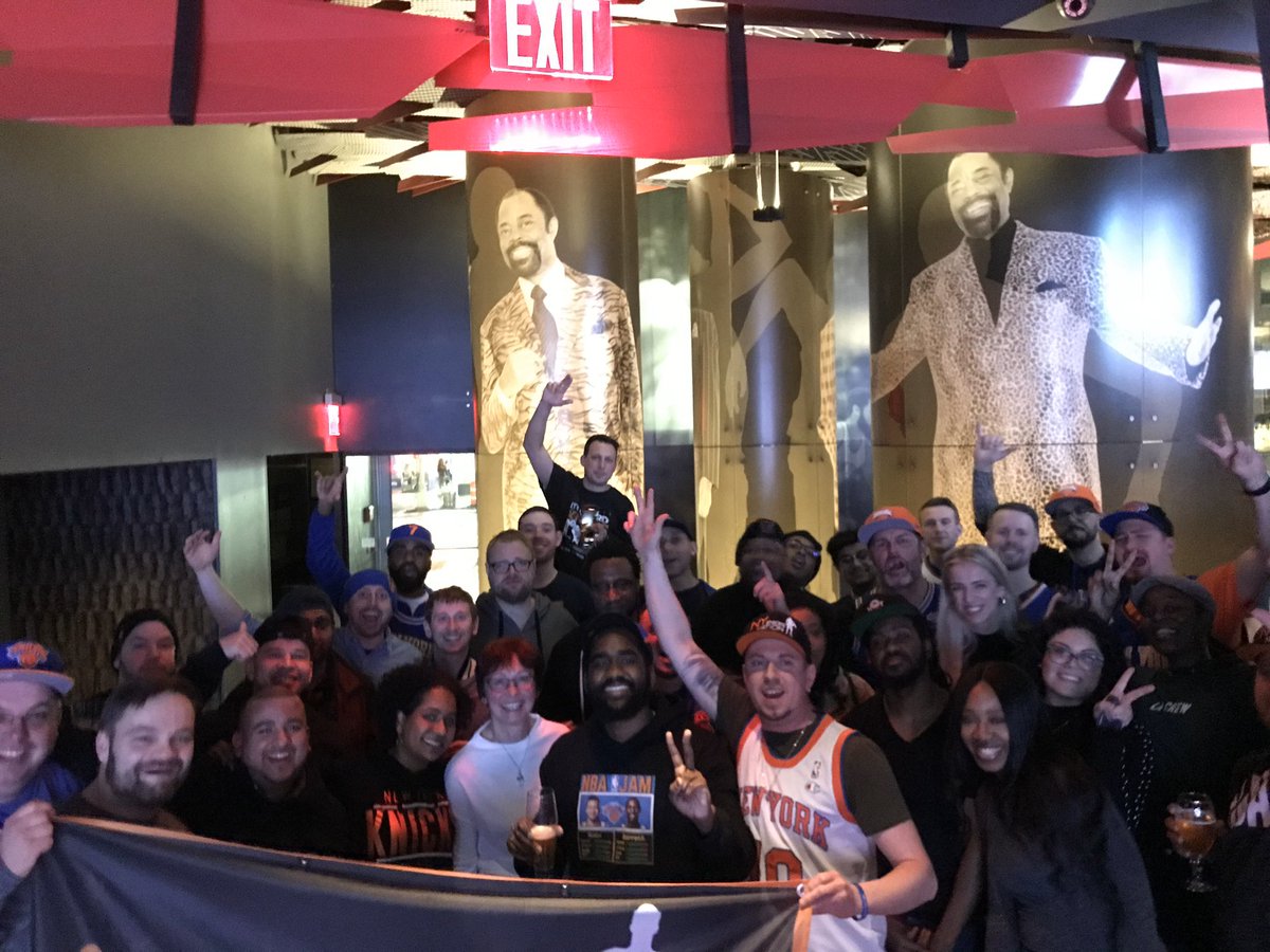 SuYork_1023's tweet photo. Knicks fans are truly amazing 30+ fans coming all the way from Europe to support this team! #RealFanLife 🟠🔵 https://t.co/onJavPctrD