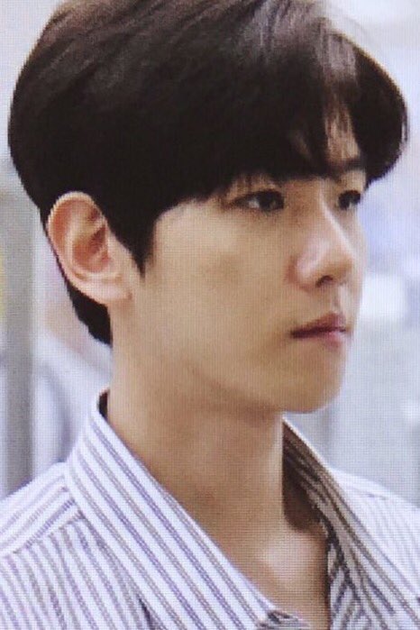 baekhyun’s stubble; a thread