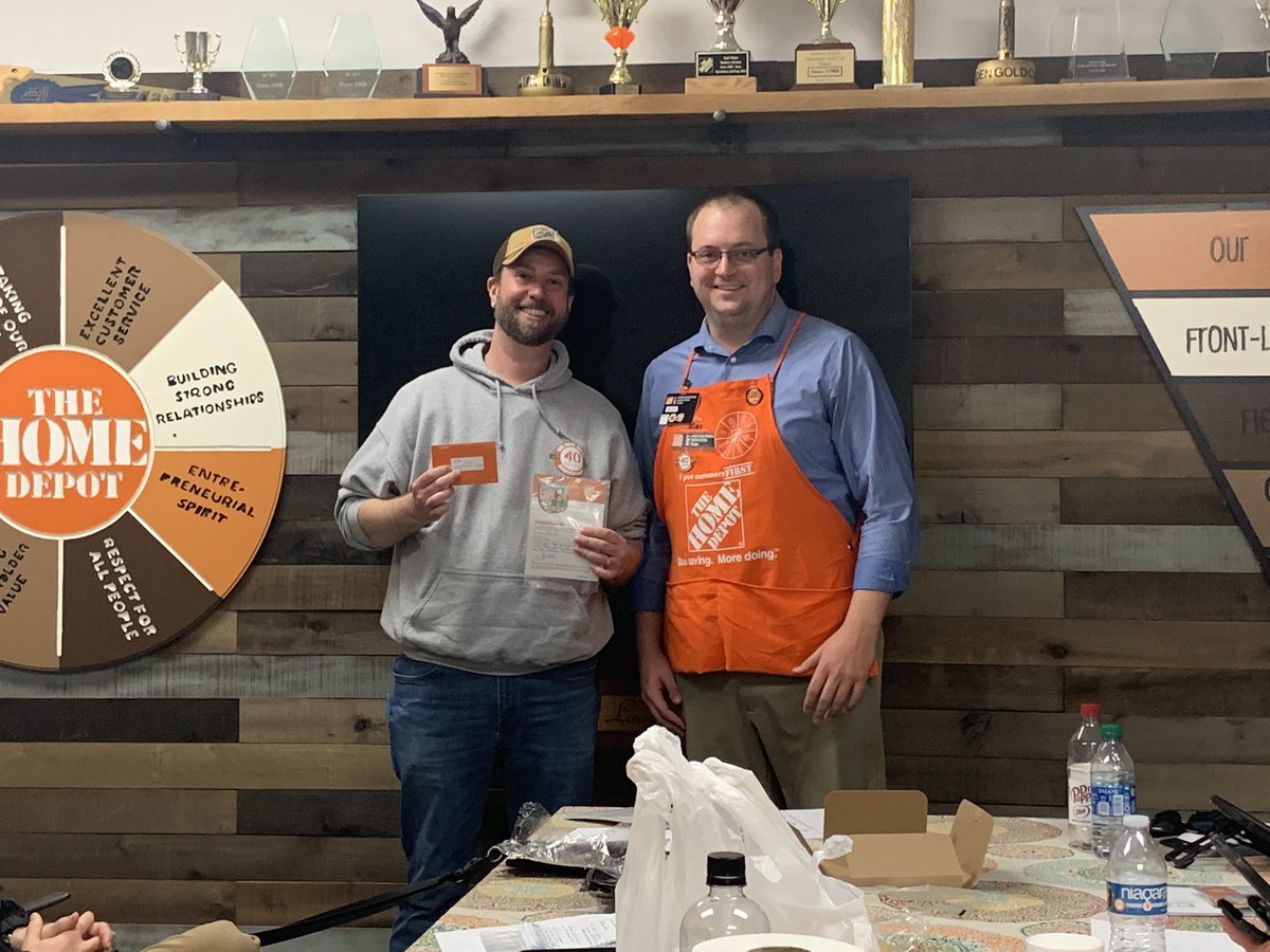 Thdbrycecole's tweet photo. Had an amazing day of development, learning, and recognition at our Q1 sup training. So happy to be apart of this wonderful team! https://t.co/qT00BLQ9zV