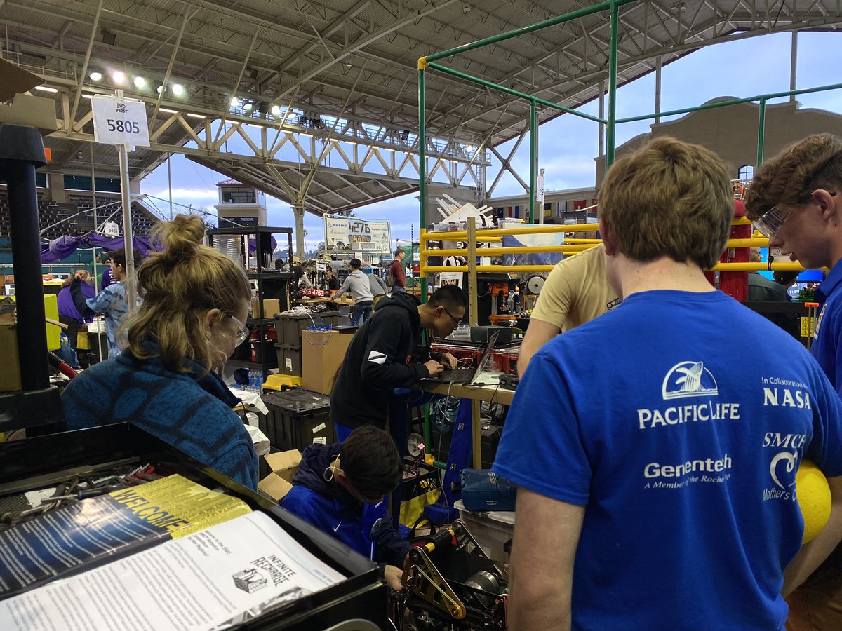 SMblyRequired's tweet photo. Spot our pit at Del Mar Regional! 👀🔍 Members are working hard prepping for Qualification Matches tomorrow!! 🤖🦾 #delmarregional #FIRSTRise #FRCteams https://t.co/Q5nScSTjAv