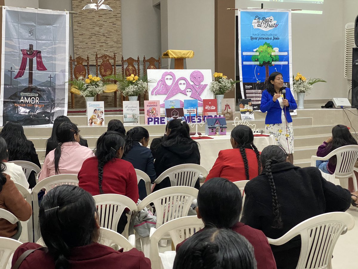 Pr_IsaiasCR's tweet photo. #PreTrimestral #MinisterioDeLaMujer #ANoP #RegionHuamachuco Nuestra hermana Tabita departamental del ministerio de la mujer y el menor, hace énfasis en las #MetasCRM y en crear más deseo de Orar, Estudiar la Biblia y la Testificación.... @AdventistasANoP @CarlosRequejoP @janura7 https://t.co/QN1vGGMqTi