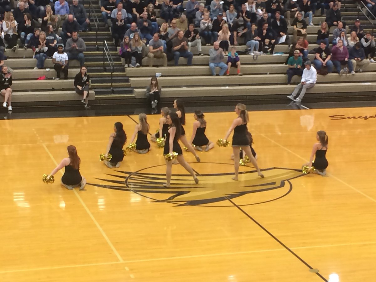 JandaDick's tweet photo. Halftime: Webster U. 37 @NWU_Basketball 29. Coming up @KFORRADIO https://t.co/kEKfvENehd: P-Wolves Profile with Nate Schimonitz’s parents @NEWesleyan @NWUSports #PWolvesNation https://t.co/J7kkGSBDui