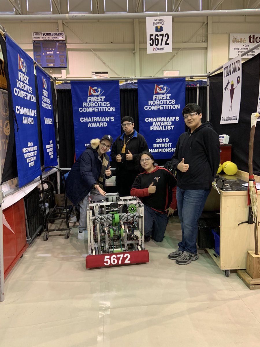 team5672's tweet photo. #team5672 pit crew set up. #calmbeforthestorm https://t.co/5fY9ynjj3H