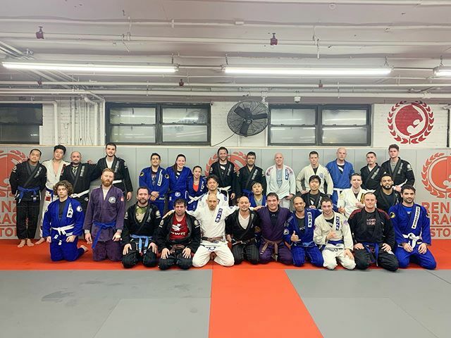 RGAQueens's tweet photo. Snapshot of tonight’s aftermath - feeling exhausted never felt so good.
#renzograciequeens#magnogama#bjjtraining#bjj4life#bjjfamily#jiujitsunogi#bjjlifestyle#bjjaddict#jiujitsu#bjjfanatics#jiujitsujourney https://t.co/CQoSoUc9GW