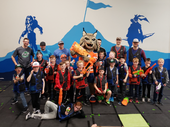 UncleBD's tweet photo. It is pretty cool when you have your hockey wrap up party and a special guest shows up

#ShPk @SPMHA #SP310
#Hunter

Thank You
@EdmontonOilers https://t.co/06vl5m8IQV