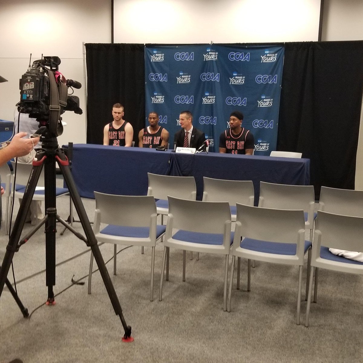 RealJCarmichael's tweet photo. Excited to be able to 👀 the journey. #LetsGoPioneers #BeastBay #BuildTheBridge https://t.co/d13Y11uOG9