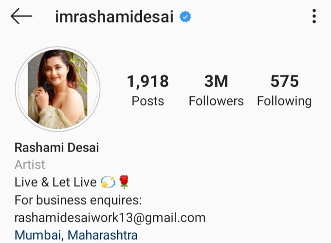 Namrata03301479's tweet photo. A strong woman stands up for herself. A strong woman stands up
For her friends βΊ
I miss you so much #virasimreunion
#CongratsRashamiFor3M https://t.co/W2RGTICjlw