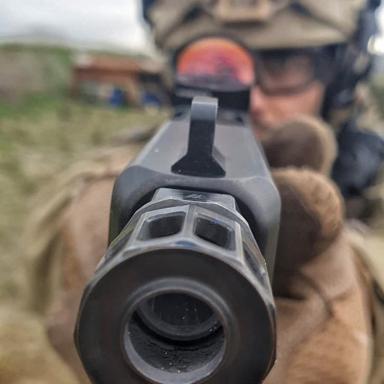VolkerPrecision's tweet photo. Great shot of our Volker Universal Comp!! 👊😏

📷📸 IG: Tactical_Italy_official 

https://t.co/IG7R1krFv7

#VolkerPrecision #Comps #determination #Guns #muzzles #EDC #AZWS https://t.co/7XOi8Ryp6l