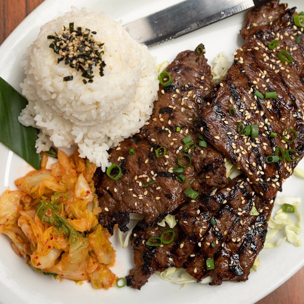 BCDlane's tweet photo. FEAST on our Flame🔥Broiled🇰🇷Boneless Sterling Silver Kalbi🐄Steak marinated in @BigCityDiner secret sauce...Broke da mout! ENJOY at @KaimukiHi @KailuaNEWS & @WaipioCenter #BigCityDiner #KaimukiEATS #WaipioCenter #Hawaii #FoodAGoGo #EveryOrderCounts #Yummy https://t.co/tWXQUmmCLV