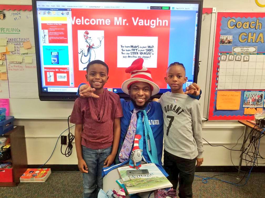 MisterV2021's tweet photo. Thoroughly enjoyed reading to my sisters class @WDESumter ! The students were actively engaged. I loved the energy. I love the kid❤ #ReadLikeAChamp #RealMenRead #SumterStrong https://t.co/Z1BDMIx3Ls