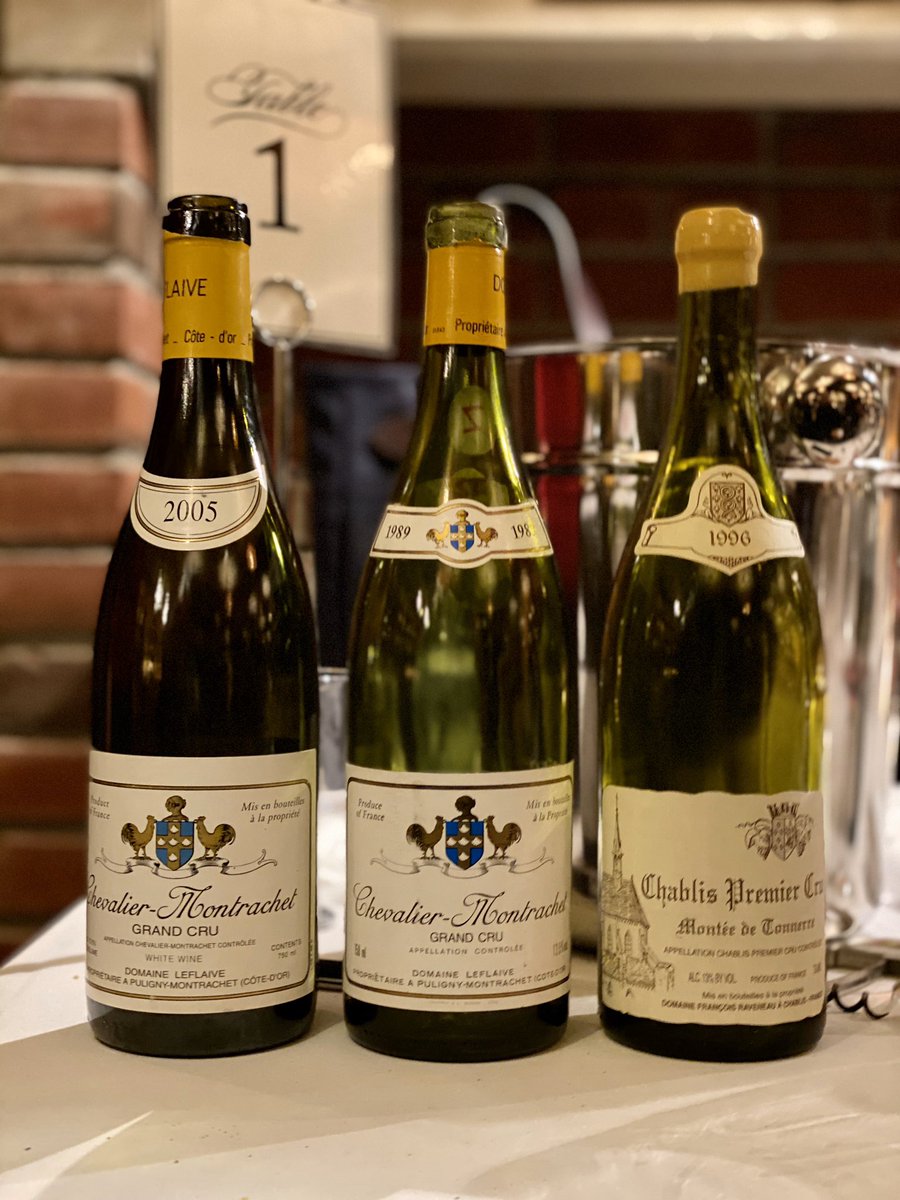 JeannieChoLee's tweet photo. Just a fraction of great Burgundy that was enjoyed & shared in NYC La Paulée style!
#winelover #burgundy #wine #armandrousseau #chambertin #closdebeze #domaineleroy #domainedujac #romaneesaintvivant #comtegeorgesdevogue #musigny #domaineleflaive #chevaliermontrachet https://t.co/mOvmYAs8Or