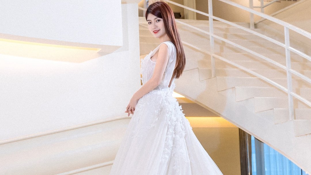 JusereOfficial's tweet photo. Romantic floral wedding dress with cathedral train
... #weddingdress#weddingdressbrand  #weddingdesigns #weddingwear #weddinggown#bridaldress #bridetobe #bridalfashion #bridalboutique #bridegown #beautiful #fashion#hautecouture #desigerdress ... https://t.co/Q1aGCQMHSB https://t.co/3ziROvHYVn