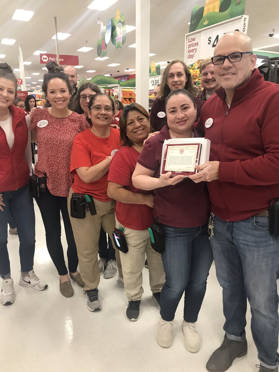 Many thanks and appreciation to our Appreciating YOU award winner of the month Dora! She brings joy to our guests and our team every day! <a href="/CourtneyDare_/">Courtney Dare</a> @Holly_Seymour6 <a href="/mudderbrother/">Monday</a> @kay_sienkowski