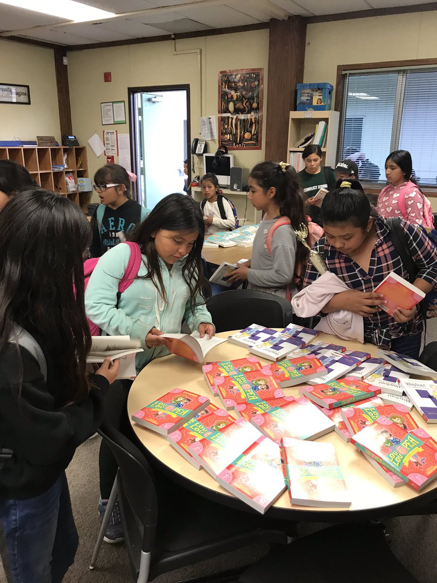 MacQuiddyElem's tweet photo. READ ACROSS AMERICA!!! Freed books and stickers!!! https://t.co/0hoIT4a1oG