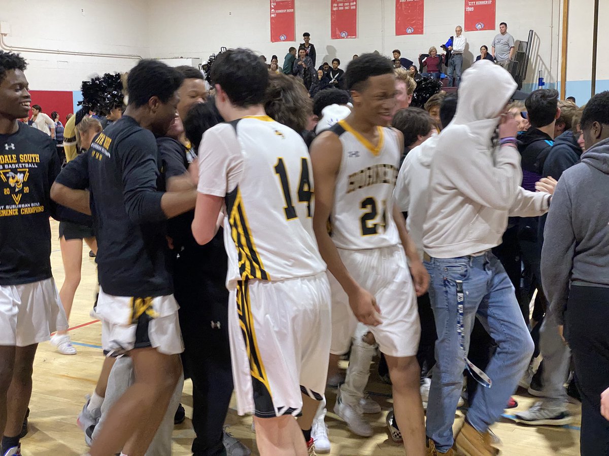 Congrats <a href="/HinsdaleSouthBB/">Hinsdale South Basketball</a> !!! These kids deserve every moment! Regional champs! <a href="/HinsdaleSouthAD/">Hinsdale South Athletic Department</a> #SouthPride