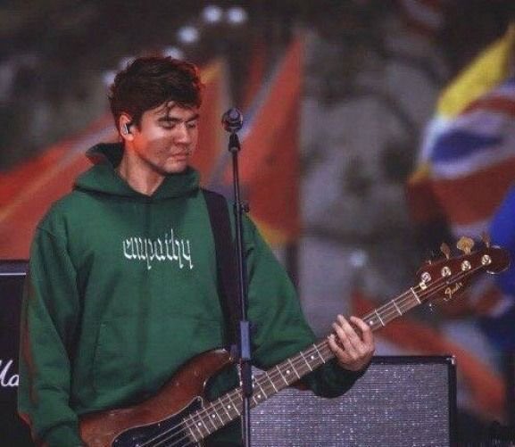 calum hood empathy moletom com capuz