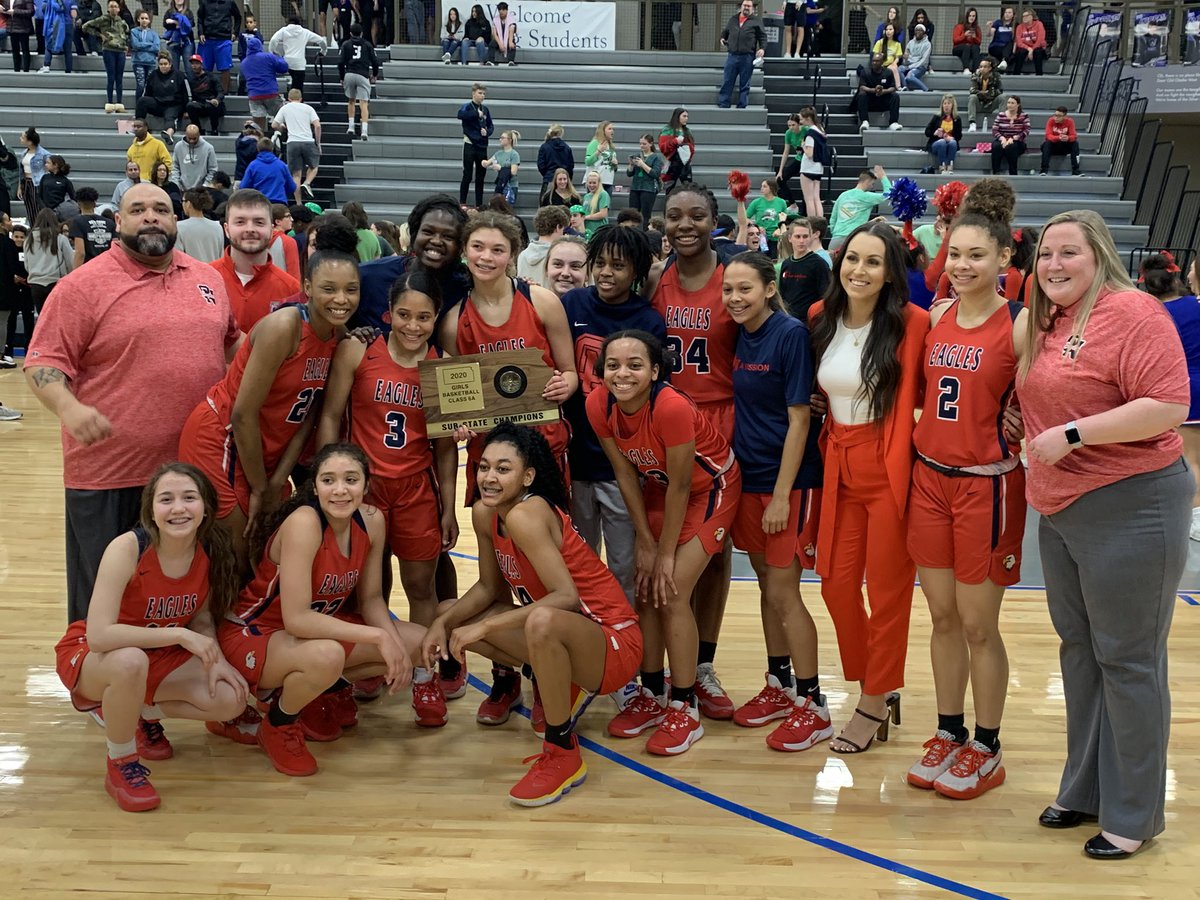 ADPriceON's tweet photo. SUB STATE CHAMPIONS!!!!!!  Congrats to the Lady Eagles and @PreachaZo !! Final Score: ON 71-OW 51. Total team WIN!! The Eagles will play next Wednesday in the State tournament. Brackets and seeding TBA. @ONLadyEaglesBa1 @ON_Students @SunflowerSmack https://t.co/9xGsnkogJC