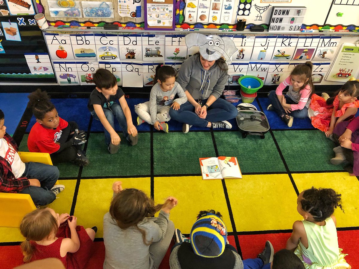 BedCoSchools's tweet photo. Story time + green eggs and ham = what a precious memory for these children! 
#DrSeuss
#ReadAcrossAmerica
#GreenEggsAndHam
#BedCoSchools
#DoItTheLearningWay https://t.co/sLq0LjWp0m