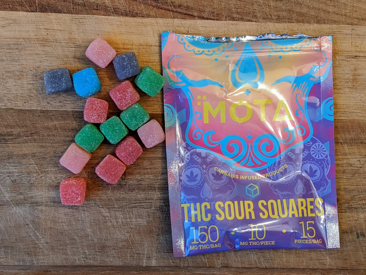 jgblastsoff's tweet photo. Bought myself a little black market treat. Love the texture and flavour of the sour squares, but they aren't hitting me in the way that I'd like. Maybe I need to eat MOAR? $13 via @therealbudmail https://t.co/UGjYJR70VR