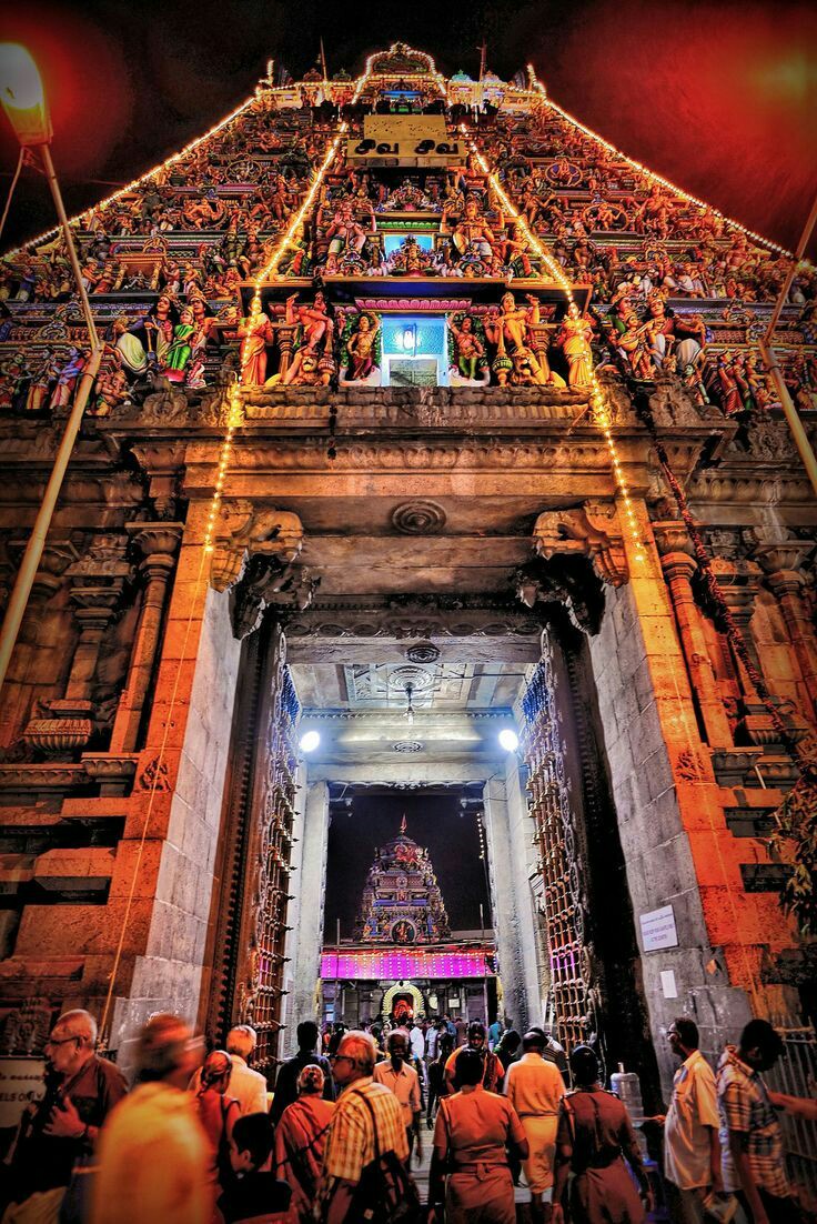 desi_thug1's tweet photo. "Kapaleeshwarar Temple" Dedicated to Lord Shiva Built During 7th Century CE by Pallavas in Mylapore, Cheenai

According to Puranas, Mata Parvati Worshipped Lord Shiva in the Form of Peacock (Mylai)

Arubathimooval is the most prominent festival in the temple.

#TeamLostTemples https://t.co/hnO3wekW8X