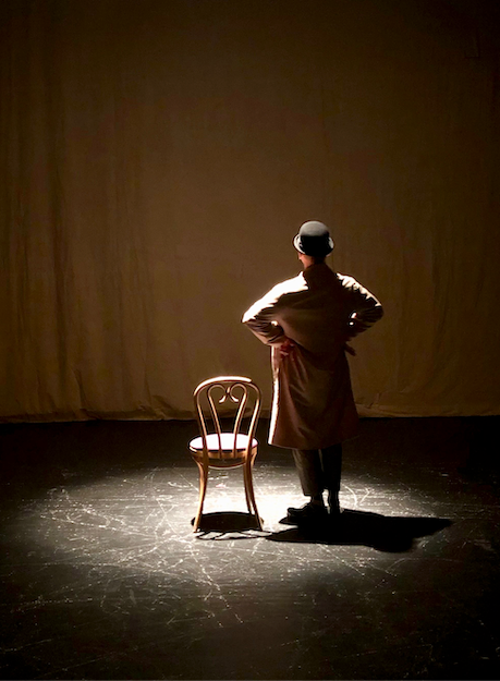 jimrmoore's tweet image. Interview with funnyman Joel Jeske
buff.ly/2vVu6OP
"The Artist Will be with you in a Moment"
#comedy #onemanshow #parallelexit #joeljeske