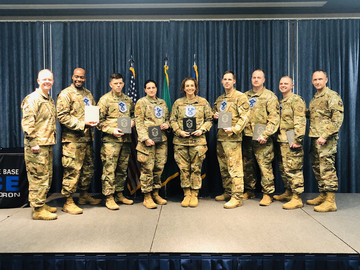 92arwcommander's tweet photo. Congrats to Team Fairchild’s newest Senior Master Sergeant Selects—the top 2%! So well-deserved and thanks for your tremendous impact! A huge thanks to the families as well for your fantastic support! #TeamFairchild #SMSgt #Top2% https://t.co/HlzcGc0Lb6