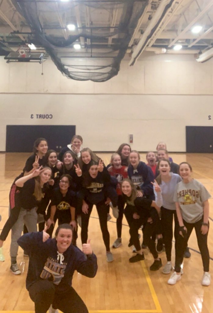 Some friendly competition happening at the last captains practice tonight🦌 Season starts on Monday🤩 T-3 days!!!#actionsoverexcuses