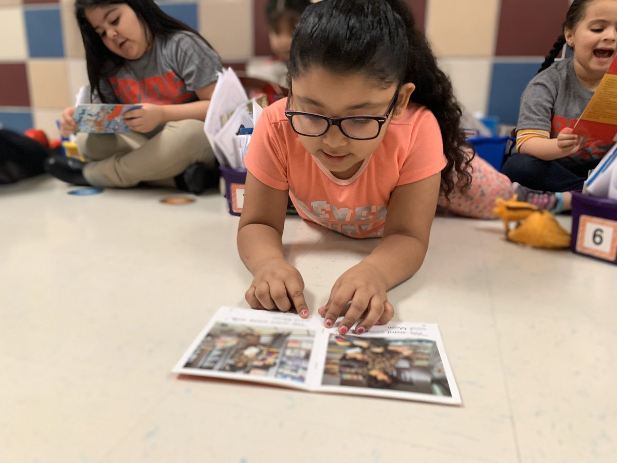 Borcherttx's tweet photo. Our kinder kids loved cozying up with a book in our whole school read-in! Pjs the day before spring break... also a win 🎉😁 #welovekinder #centralkids #readers @CentralCFB https://t.co/mzZyKTrnR9
