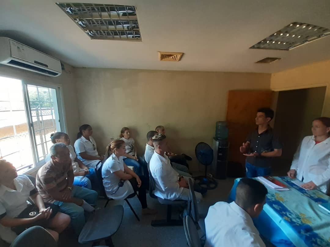 CDISimonRBOL1's tweet photo. Supervisión Integral a nuestro CDI Simón Rodríguez por parte de la Dirección Estadual en la que reafirmamos el compromiso con el hermano pueblo de Venezuela y decimos #SomosCuba#
#SomosContinuidad#, #VamosPorMas 
@CubacooperaVe 
@CamposYainer 
@AsistMedMMCV https://t.co/cL51lcDu6W