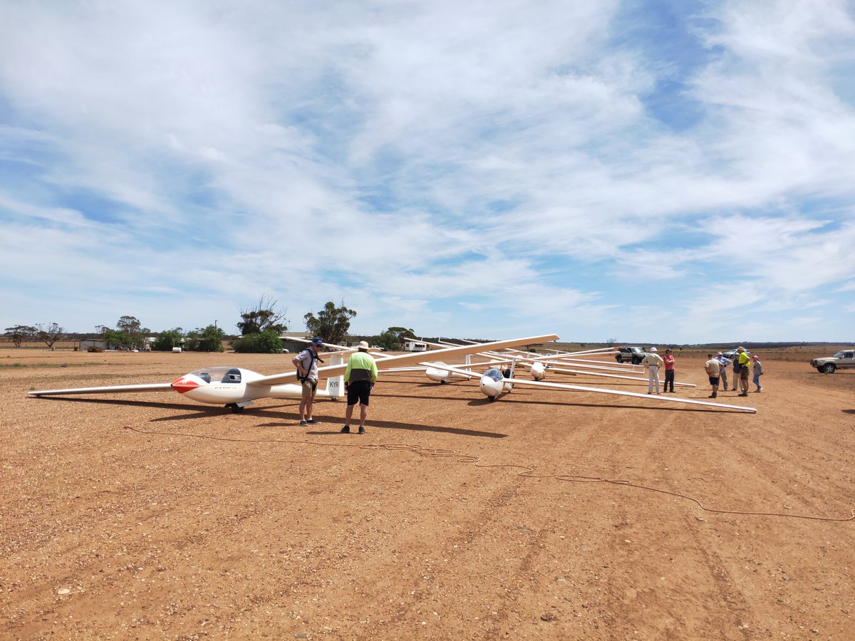 We're lined up for day 3 of the SAGA state competition. Shorter task today, follow us here: tracking.livegliding.com